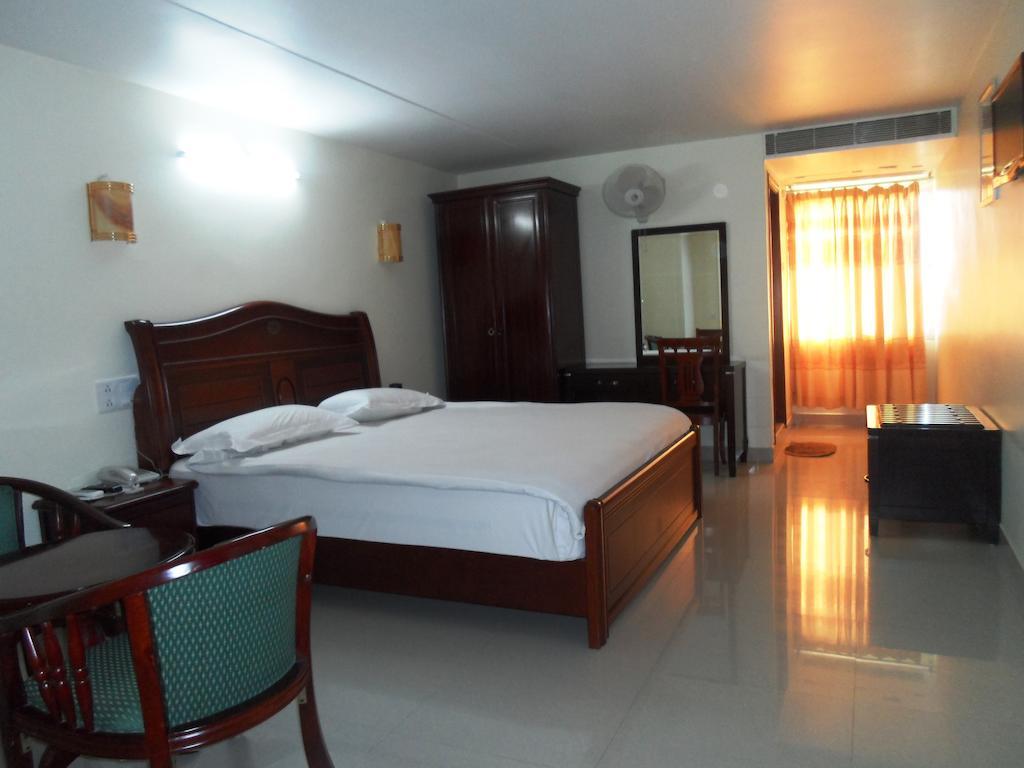 Psr Hotel Tirupati Exterior photo